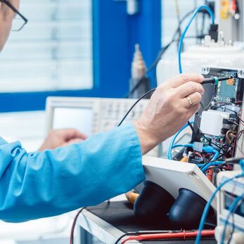 Yêu cầu ánh sáng trong khu vực kiểm tra điện tử