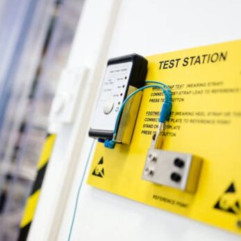 Hệ thống kiểm soát ESD và bảo vệ linh kiện nhạy cảm trong phòng sạch điện tử