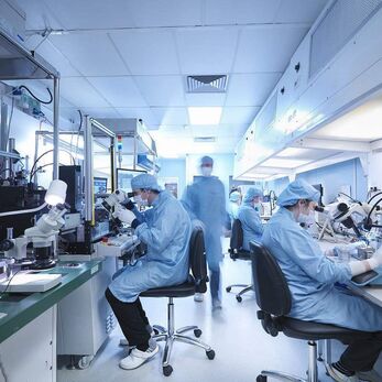 Vì sao phòng sạch điện tử đạt chuẩn thiết kế nhưng vẫn phát sinh lỗi hàng loạt khi vận hành thực tế