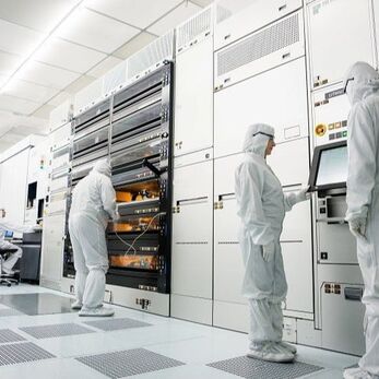 Quy trình vận hành chuẩn trong phòng sạch điện tử