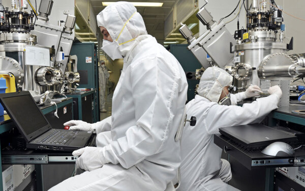 ESD và kiểm soát tĩnh điện trong phòng sạch