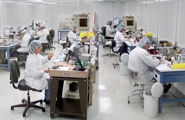 Đặc thù của phòng sạch điện tử cho sản xuất module camera và những yêu cầu kỹ thuật quan trọng