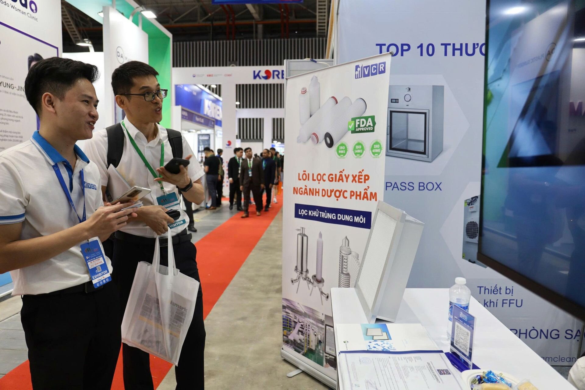 airlock phòng sạch