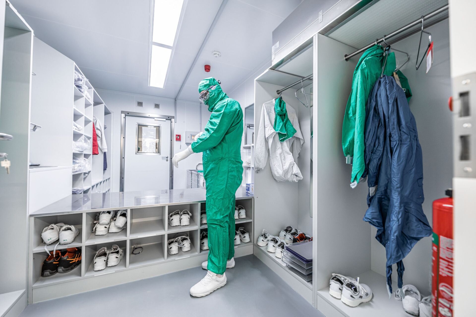 tủ đồ phòng sạch